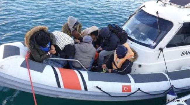 Silivri Limanı'na kayıtlı tekne göçmen taşırken yakalandı