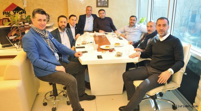 Yılmaz, AK Parti aday adaylarıyla buluştu 