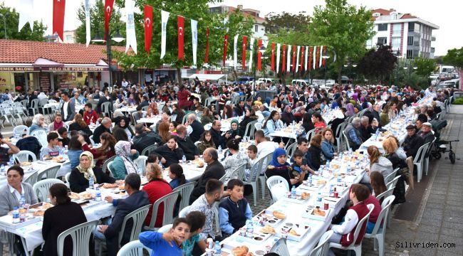 Bedesten Çarşısı'nda Gönül Sofrası