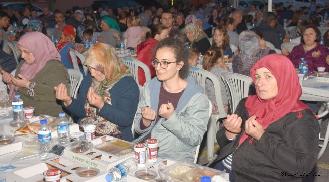 Gönül Sofrası Kadıköy'de Kuruldu 
