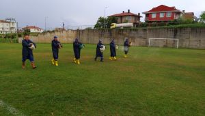 Karasu Spor Tesisi'nde Çim Saha Güçlendirildi 