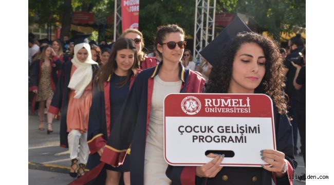 Silivri Sahili'nde mezuniyet coşkusu