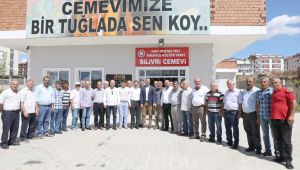 Başkan Yılmaz Cemevi'nde düzenlenen programa katıldı