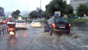 İBB'den şiddetli yağış ve su baskını uyarısı 