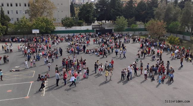 Deprem sonrası okullar boşaltıldı 