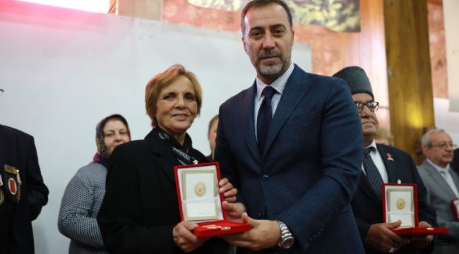 Kıbrıs Gazilerine madalya verildi
