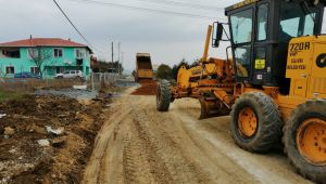 Fen işleri ekipleri çalışmalarını sürdürüyor