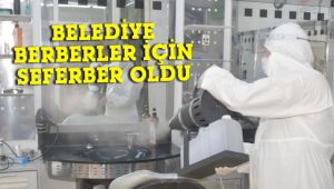 Belediye, kuaför ve berber salonlarını dezenfekte ediyor