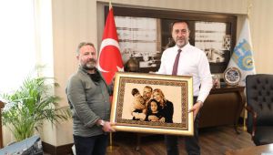 Arslantaş'tan Başkan Yılmaz'a anlamlı hediye
