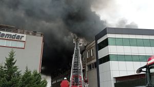 Silivri'de fabrika yangını: 4 yaralı