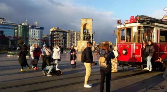 On ayda 4,2 milyon turist geldi