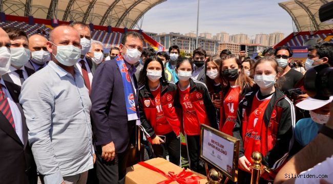 İmamoğlu, Silivri’den “eşitlik” mesajı verdi: “eşit hizmet alamadım; başkasına yaşatır mıyım”