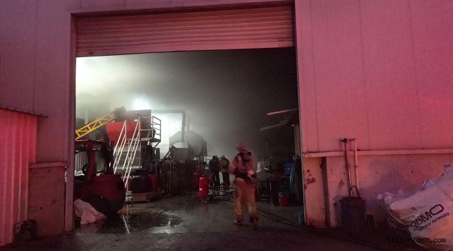 Silivri'de geri dönüşüm fabrikasında yangın 