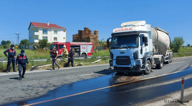 Silivri'de kontrolünü kaybeden tır karşı şeride geçti 