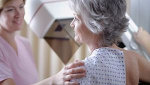 75 yaş üstü meme kanseri geçirmiş kişiler mamografi çektirmeyebilir