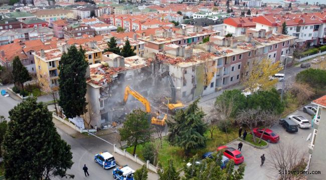 Büyükçekmece’de 61 ailenin daha deprem kabusu son buldu