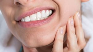 Diş eti çekilmesini önlemek için iyi ağız bakımı şart! 