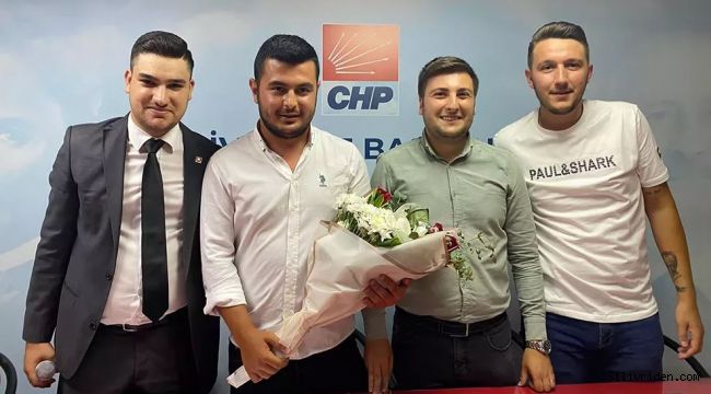 CHP'li gençlerde bayrak değişimi