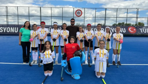Abdülezel Paşa Ortaokulu Hokey Takımından büyük başarı