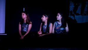 Öğrencilerden Peter Pan ile büyülü bir sahne performansı