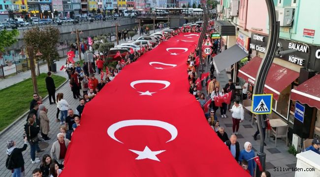 Silivri’de coşku gençlik yürüyüşüyle ve konserle zirveye ulaştı