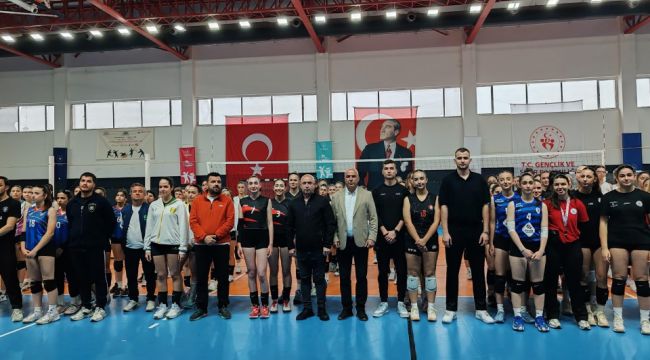 Silivri’de frisbee ve voleybol turnuvası
