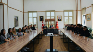 Voleybol şampiyonlarından Kaymakam Toğan’a ziyaret