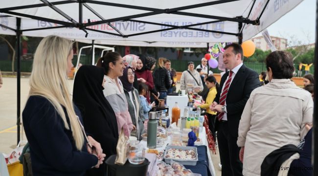 Başkan Balcıoğlu Sevim Avni Çoğal İlkokulu’nun kermesine katıldı