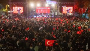 Silivri’de 29 Ekim Coşkusu: Fener Alayı ve Pau Konseriyle tarihi kutlama