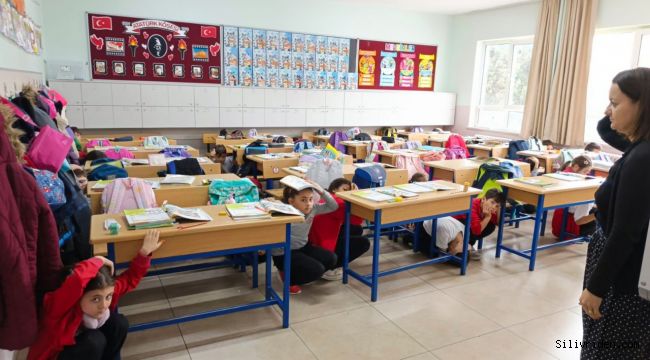 Silivri’de öğrenciler eşzamanlı tatbikatla afet bilincini pekiştirdi