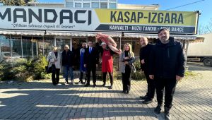 Ferhat Çetin’den mahalle ziyaretleri: Bu yol hizmet yoludur!