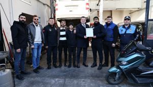 Başkan Balcıoğlu, esnaflara ruhsatlarını teslim etti