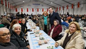 Başkan Balcıoğlu iftar sofrasında vatandaşlarla buluştu
