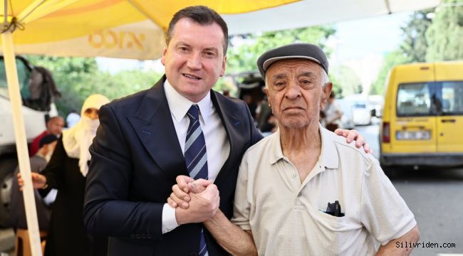Başkan Balcıoğlu Pazartesi Pazarı’nda vatandaşlarla buluştu