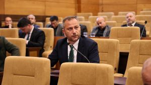 MHP’li Deniz Edis’ten mecliste Cüneyt Arkın, yağlı güreşler ve elektrik borçları çıkışı