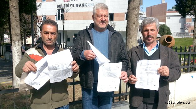 Haklarını alamayan işçiler belediye önünde