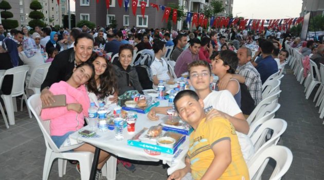 Müslümanlarının gözü Türkiye'de