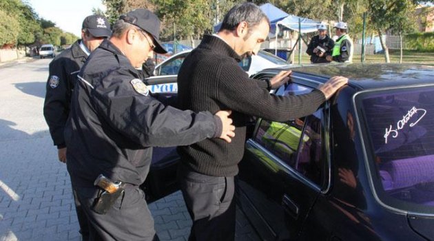 Polis 15 bin 500 şüpheli yakaladı