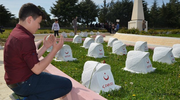 Silivrililer Çanakkale Şehitlerini ziyarete gitti